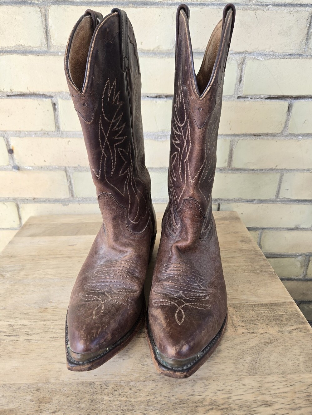Boulet Cowboy Boots - Picture 4 of 10